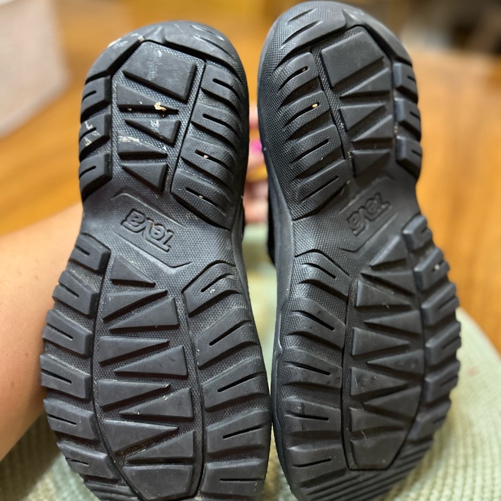 Teva Women's Strappy Black Sandals hurricane xl infinity sandal size 9 - Picture 8 of 9